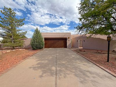302 Villa Verde Dr SE