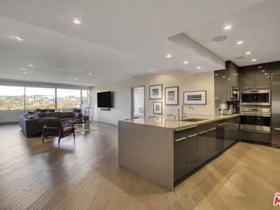 865 Comstock Ave APT 16F