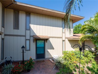 4280 Island Cir APT B