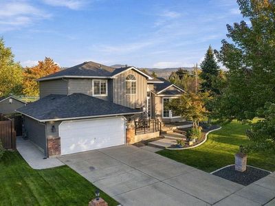 904 N Mitchell Ct