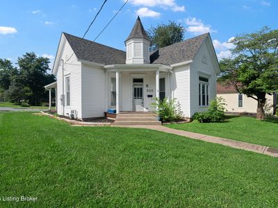 300 W Main St