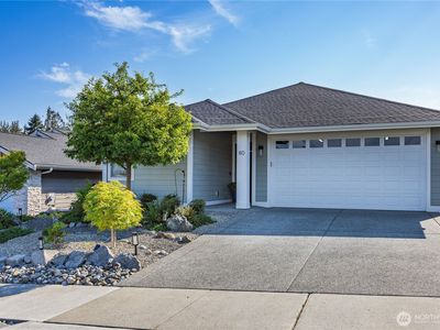 80 Village Green Loop