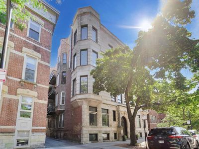 351 W Dickens Ave APT 2E