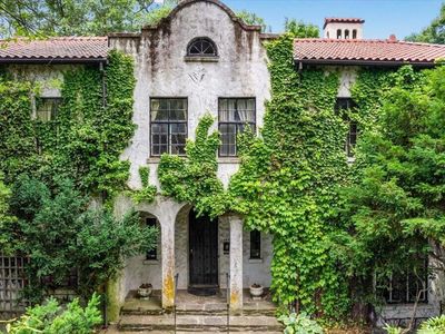 200 Old Church Rd