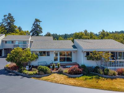 904 NE Lindsay Street #201