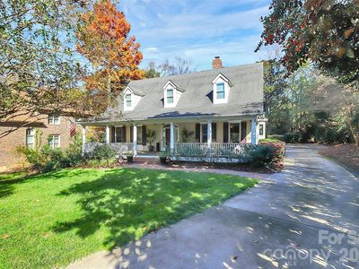 304 S Canterbury Rd