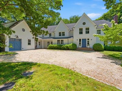 43 Gardiners Bay Dr