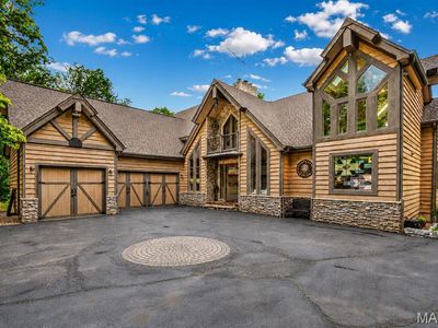 4218 White Oak Dr