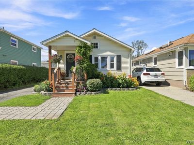 136 Lyndale Ave