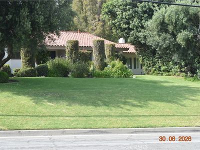 2101 Pioneer Ave