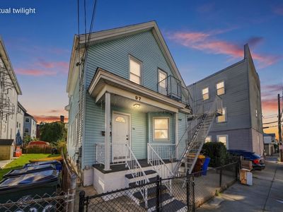 97 Canonicus St