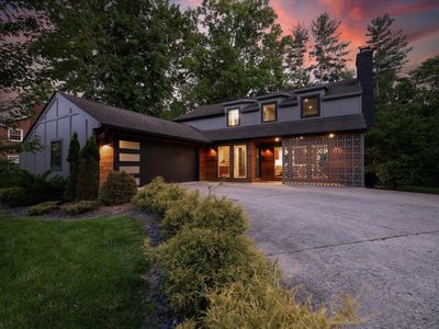 1918 E Ruby Ln