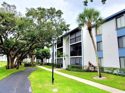 1015 Green Pine Boulevard #B1