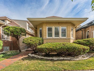 2539 W Morse Ave