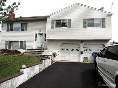 118 Benart Pl
