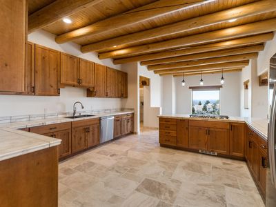 1411 Maestas Rd