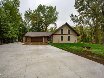 7649 Dogwood Dr
