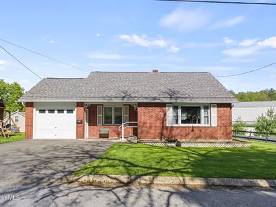 24 Temple St