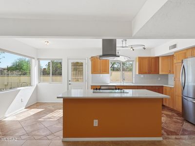 2562 N Avenida San Valle