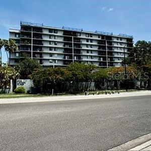 201 W Laurel St APT 703