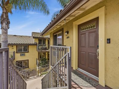 2736 B St Unit 203