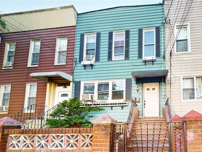 294 Hemlock Street