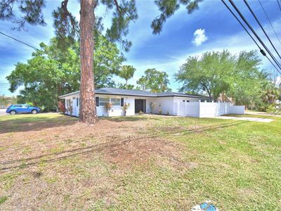 3553 Center Cir