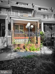 1223 Staples St NE