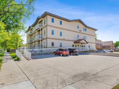 203 6th St S APT 101