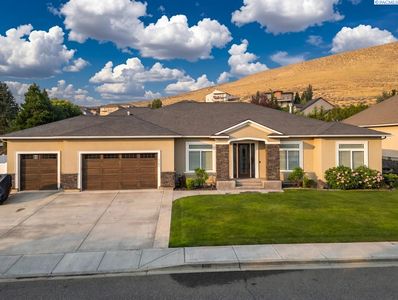 5701 Kenra Loop