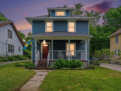 54 Lowell Ave NE