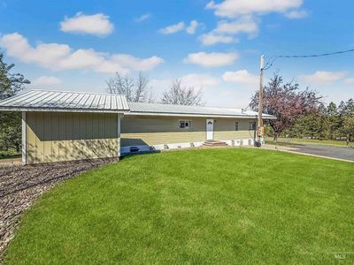 1226 Larson Rd
