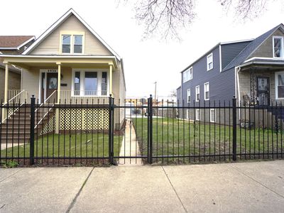 4930 W Saint Paul Ave