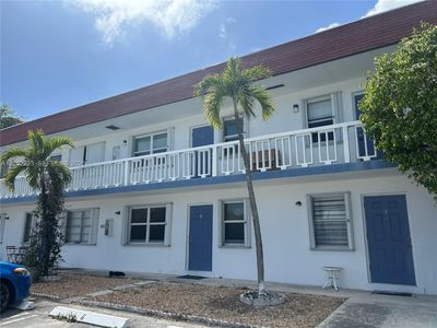 609 NE 6th Ct APT C