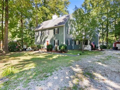 147 Country Club Dr