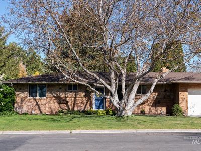 976 Desert View Dr