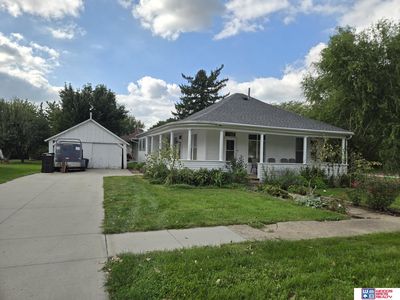 109 S 2nd St