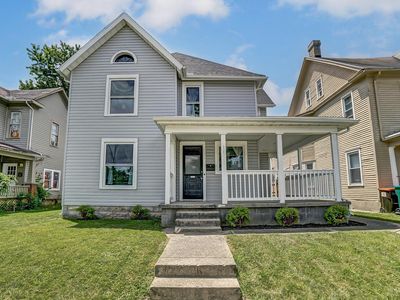 127 E Grand Ave