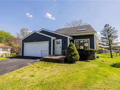 8 Chiswick Dr