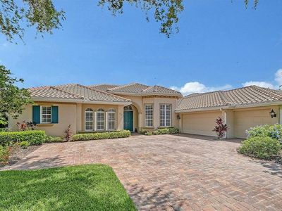 225 Pesaro Dr