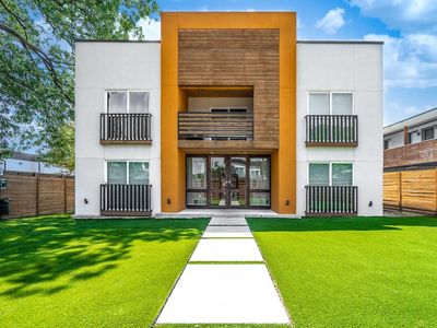 1415 Bennett Ave