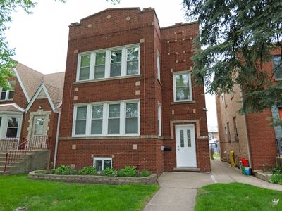5838 N Mulligan Ave