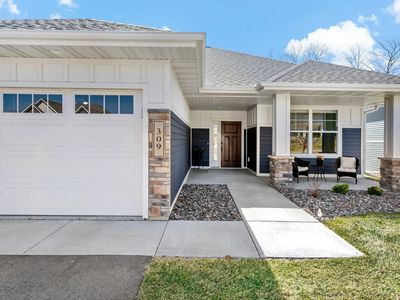 309 2nd St SE