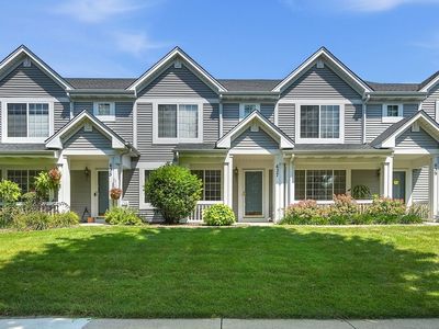 637 Lincoln Station Dr