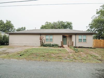 305 Ball St