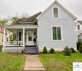 1105 W 6th St
