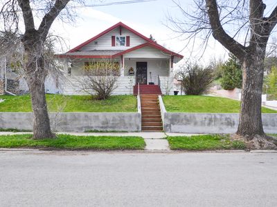 716 5th Ave N