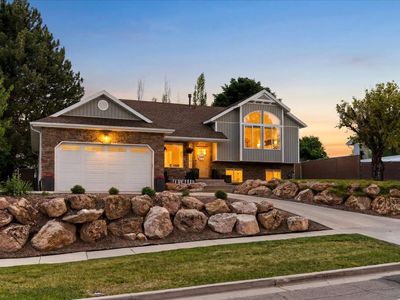 3865 River Valley Dr