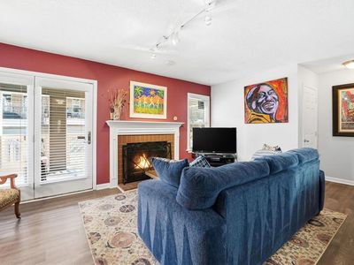 672 McGill Pl NE #672