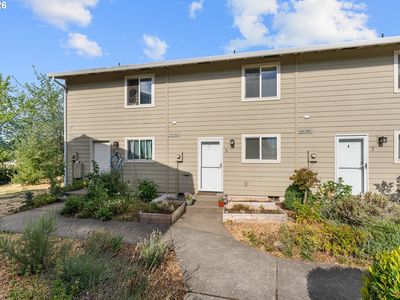 Property at 3305 E Vittoria Way APT 6, Newberg, OR